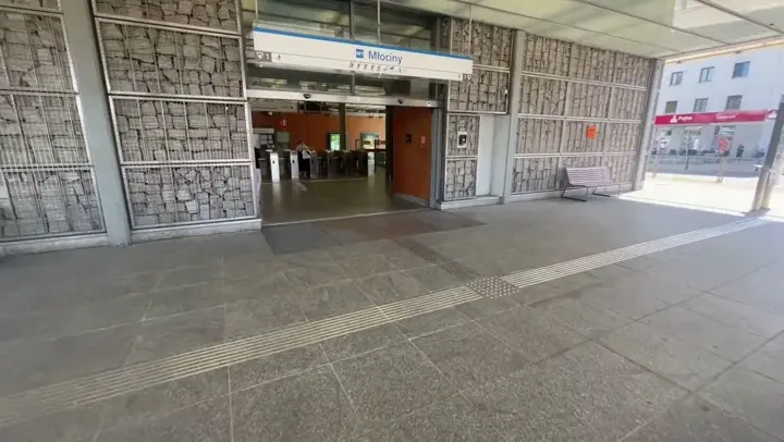 Metro Młociny